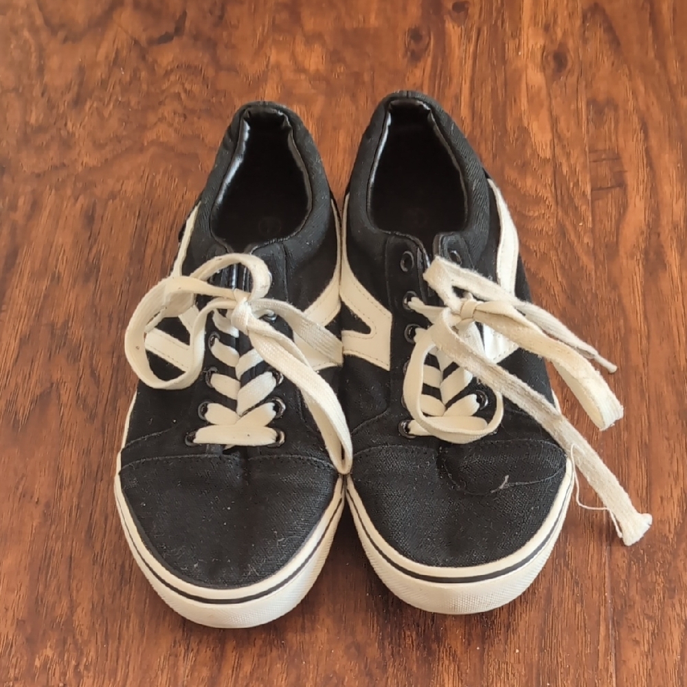 Black and‎ White Canvas Sneakers